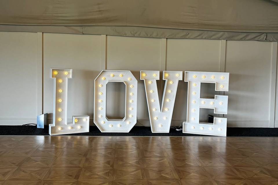 Marquee letters