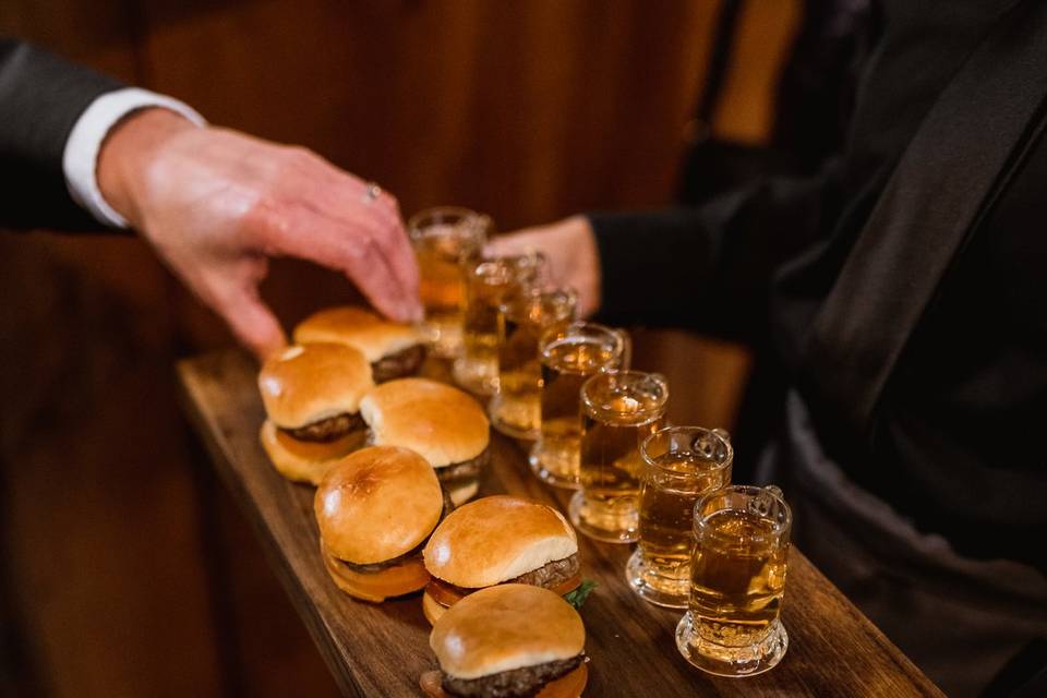 Mini sliders and ale