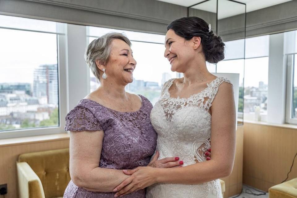 Bride& Mom