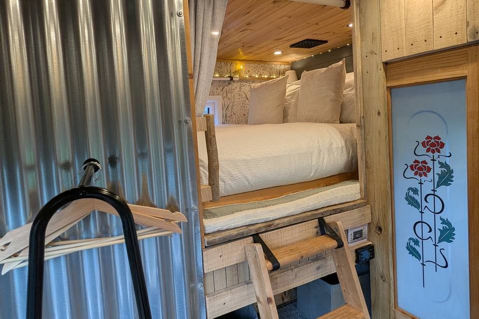 Horsebox - Bed