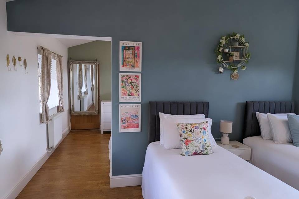 Airbnb - Single/Double Room