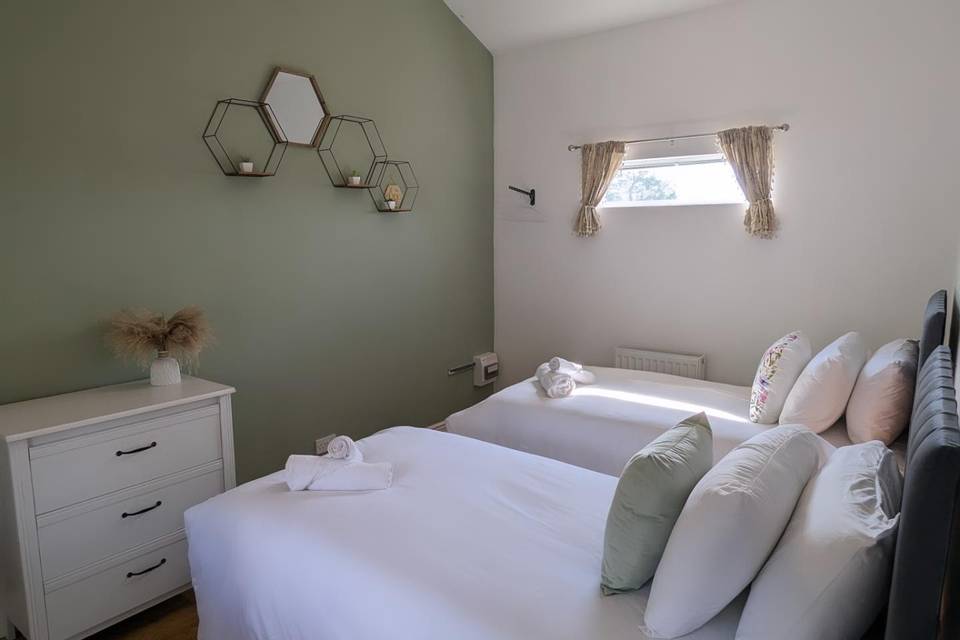 Airbnb - Single/Double Room