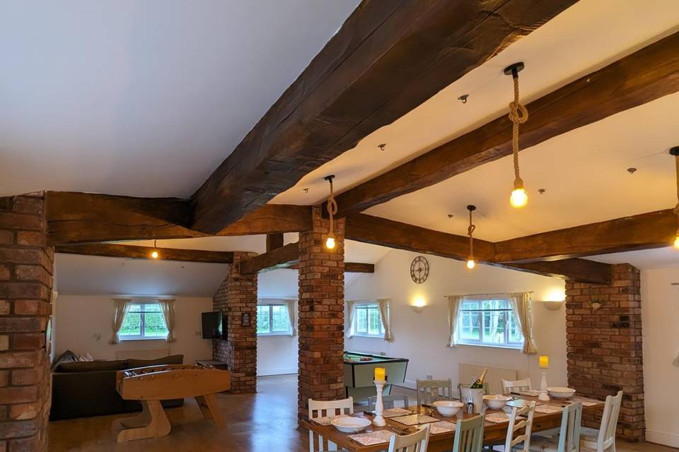 Airbnb - Large open plan area