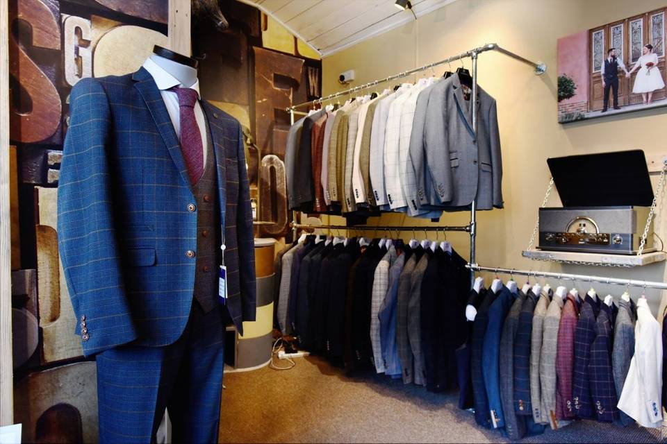 Mr. Munro in Tyne & Wear - Groomswear Shop | hitched.co.uk