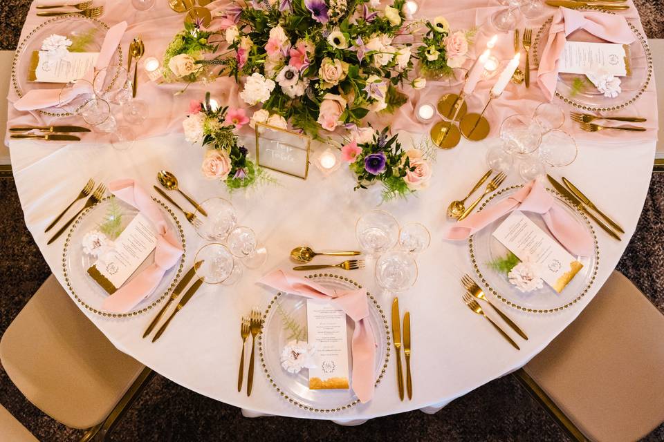 Pink table styling