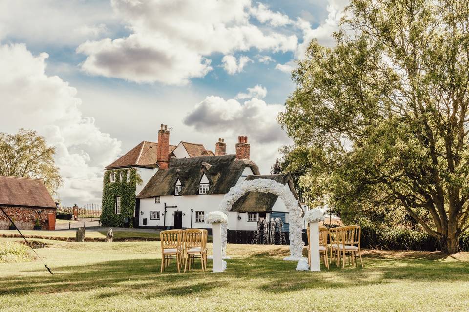 Suffolk retreats white arch