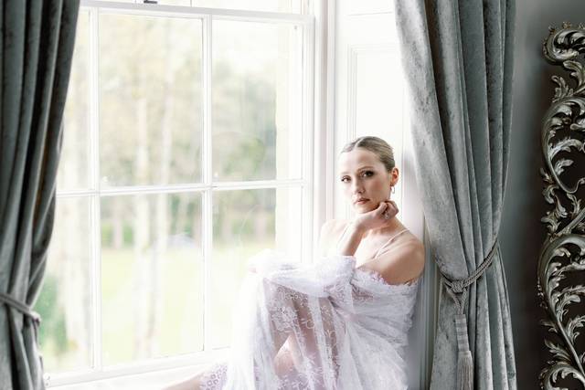 Ophelia classic lace robe