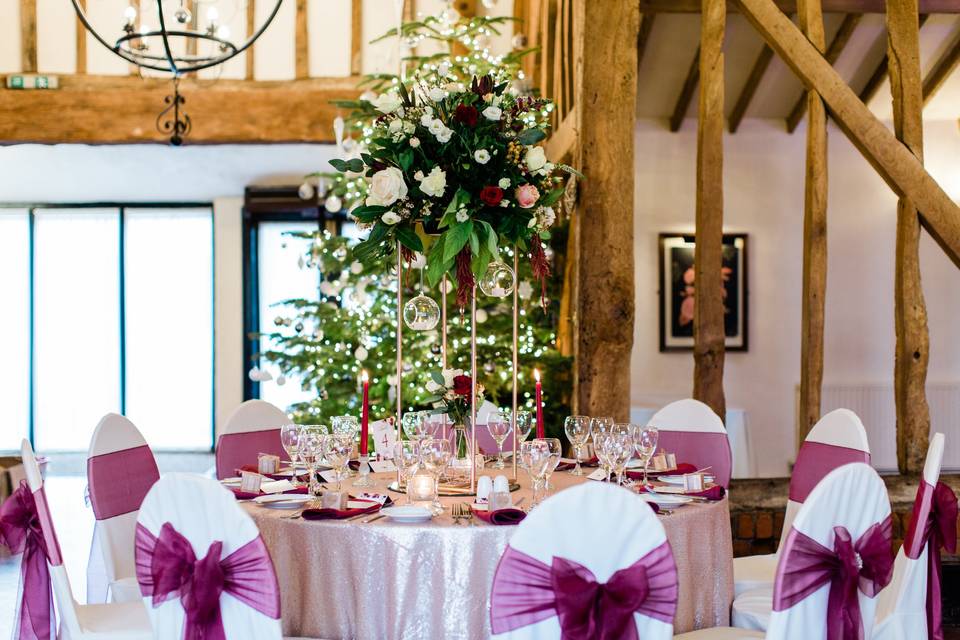 Champagne-gold table cloth