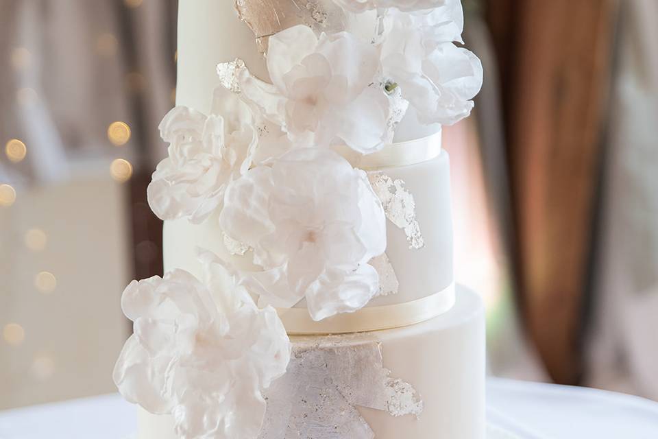 Silver & Cream Wedding cake