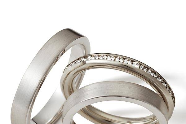 18 carat white gold or platinum - eternity ring