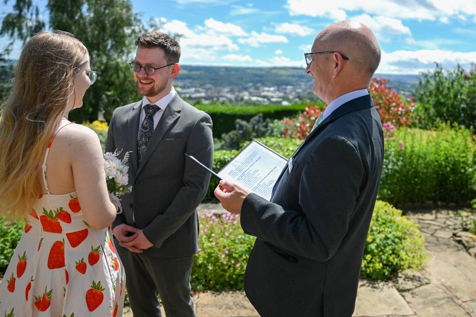 Garden ceremony celebrant