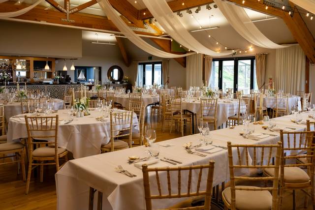 Wood beams fentoon lighting