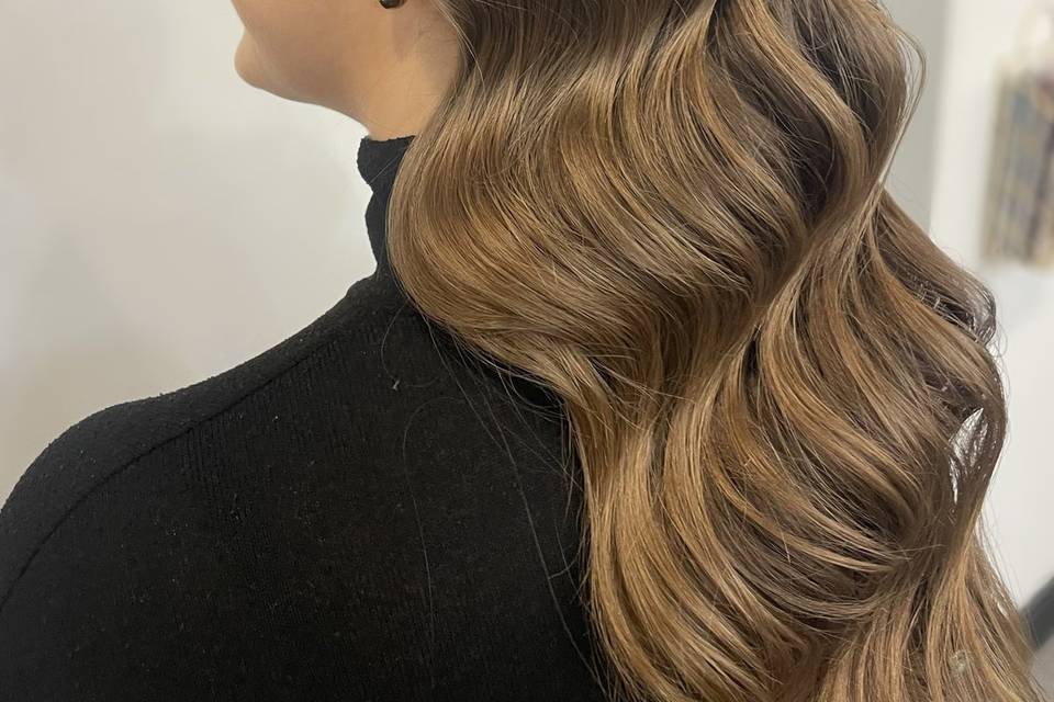 Soft glam waves
