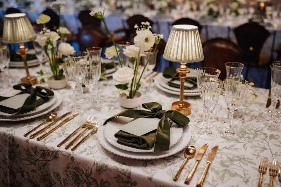 Wedding Tablescapes with Lamps