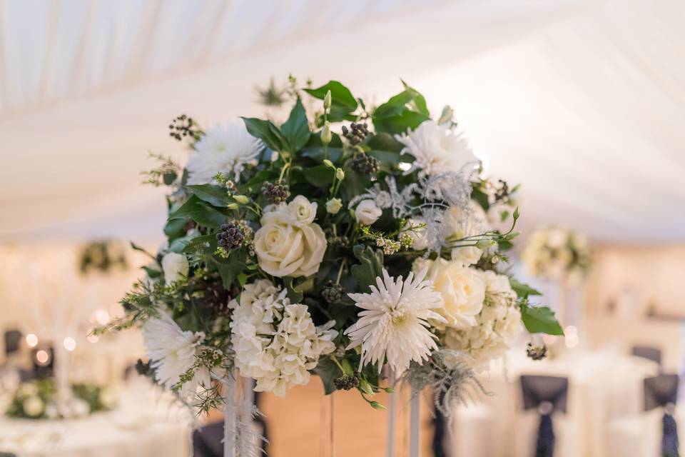 Elegant table centrepieces