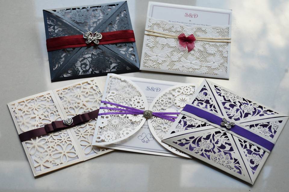 Lace wallet invitations