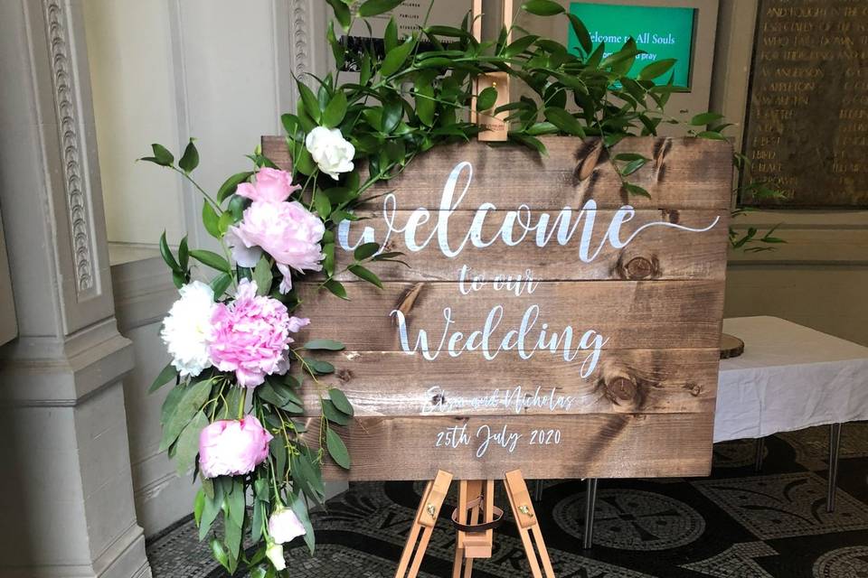 Rustic welcome sign