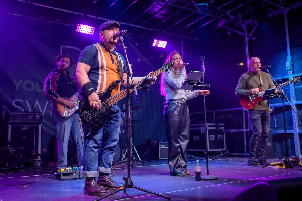 Christmas Big Stage Magic