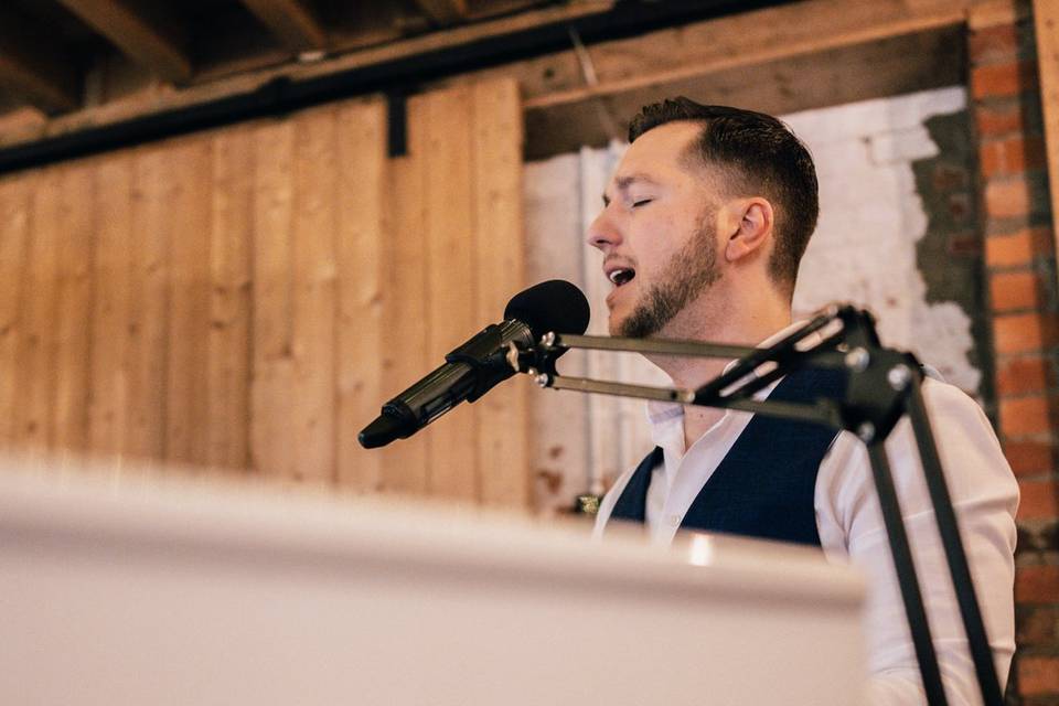 Mid song