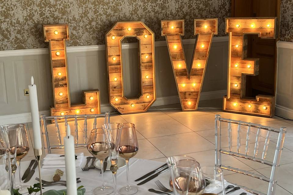 4ft Rustic Love