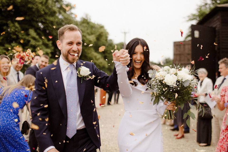 Confetti throw outside