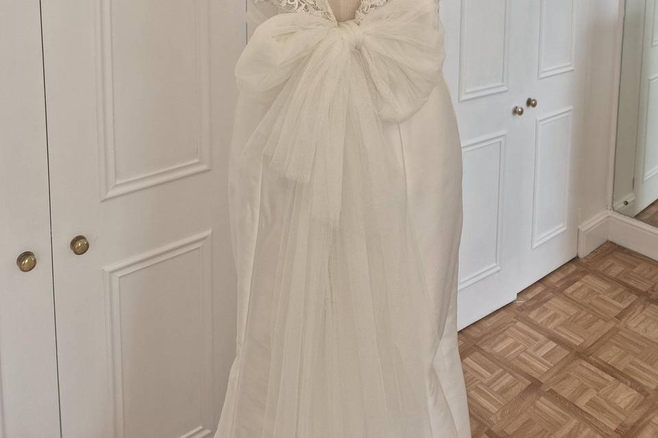 Elegant organza skirt and lace