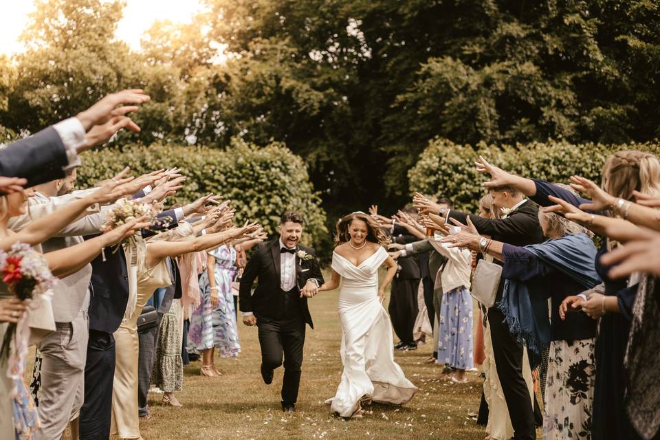 Confetti Throw on the Lawn