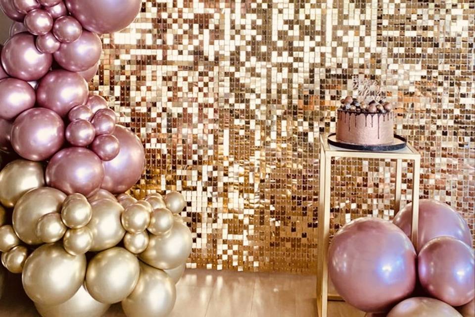 Shimmer and balloon walls