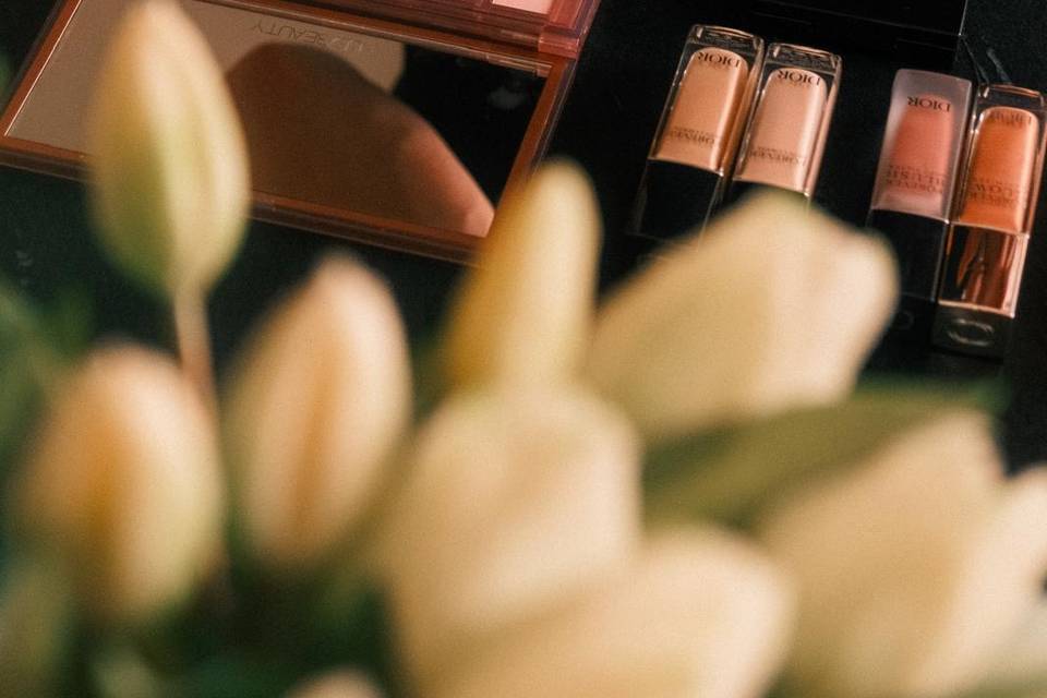Make Up Kit.