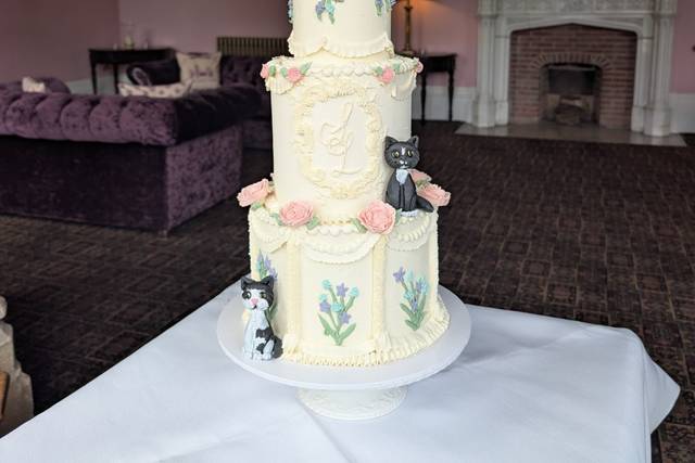 Vintage inspired piping
