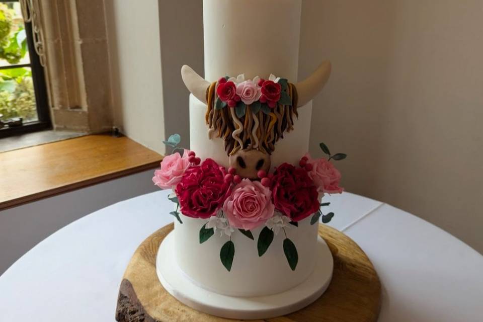 Highland cow wedding cake