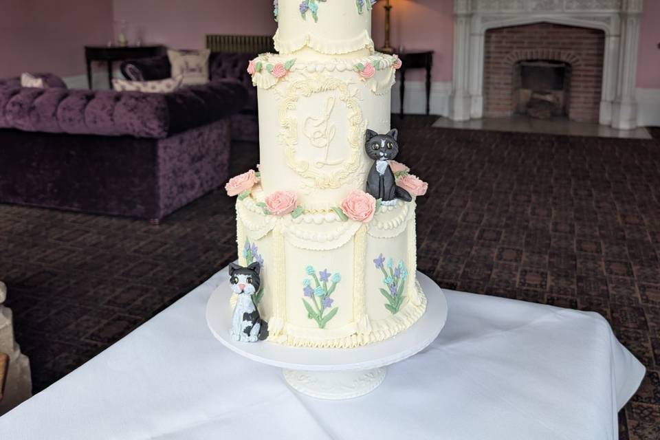 Vintage inspired piping
