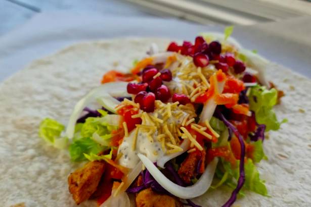 Tandoor chicken wraps