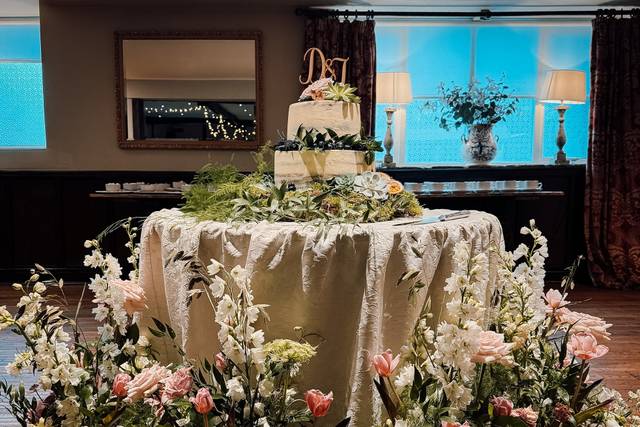 Cake Design and Flower Meadow