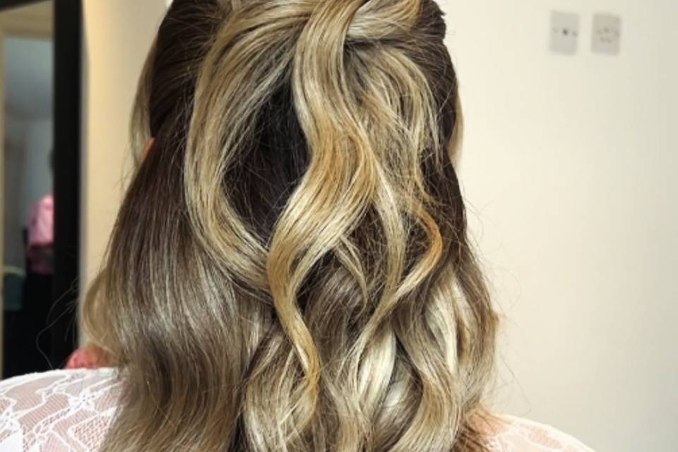 Knotted half up