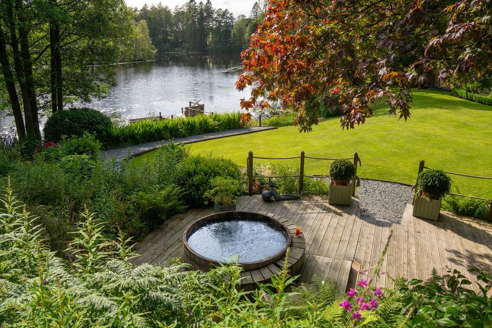 Outdoor Hot Tubs