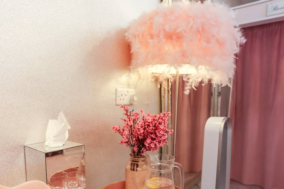 Shop lounge