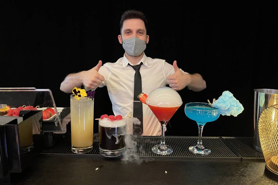 Mixologist making cocktails