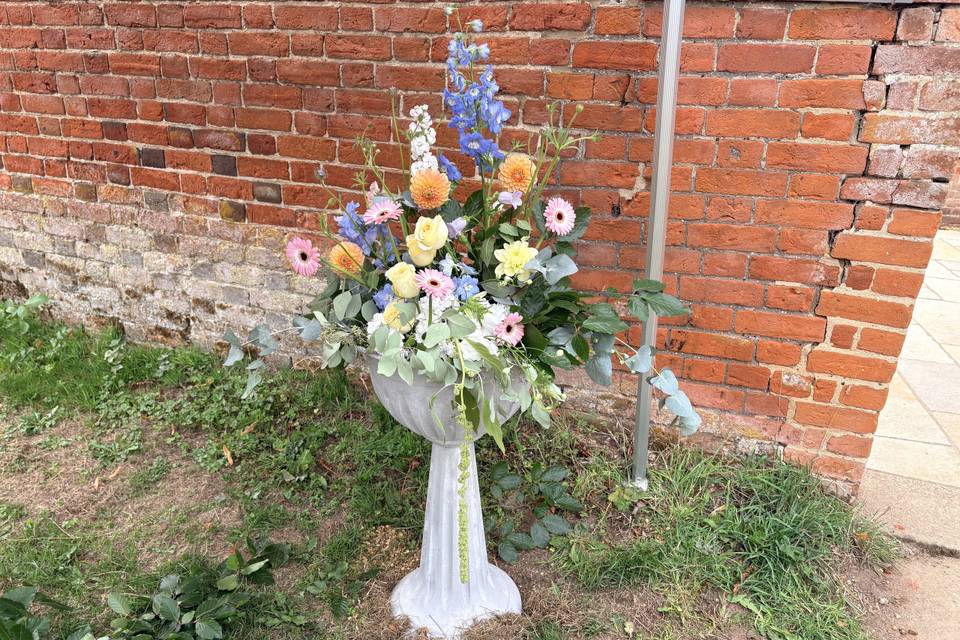 Flower urn