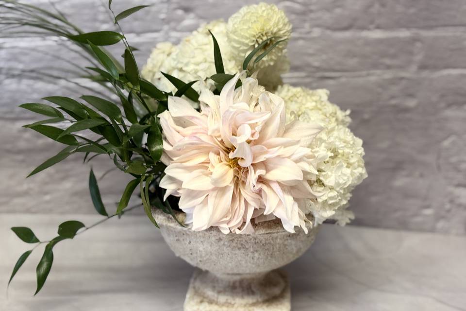 Small urn arrangement