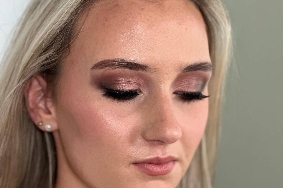 Soft glam on eyes