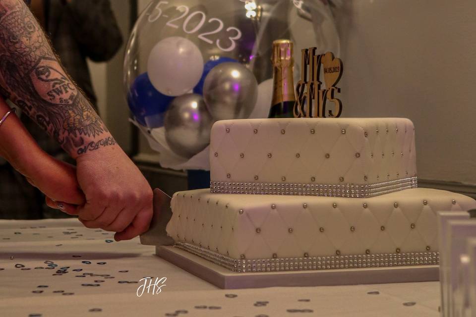 Cutting the cake