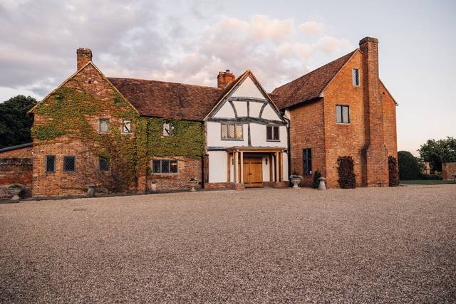 Lillibrooke Manor and Barns