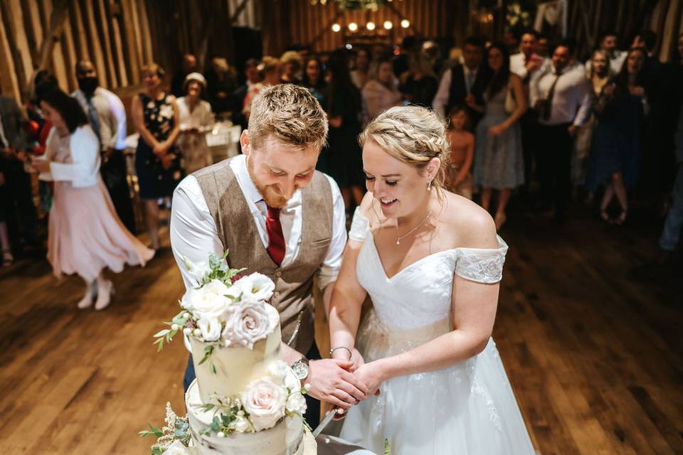 Cake cutting in the Barn