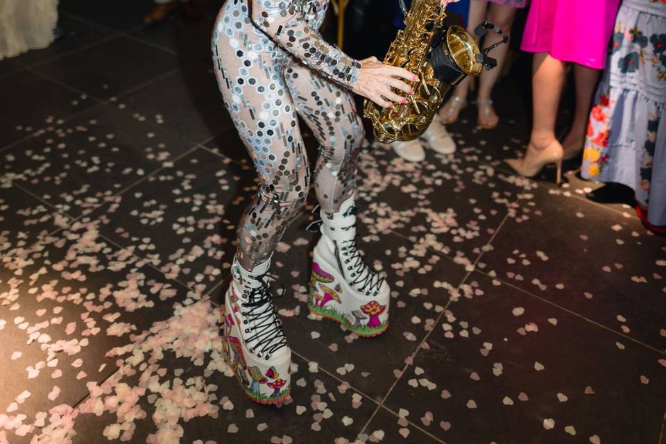 Roaming Sax
