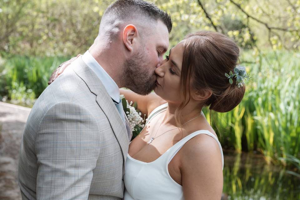 Romantic Wedding Kiss