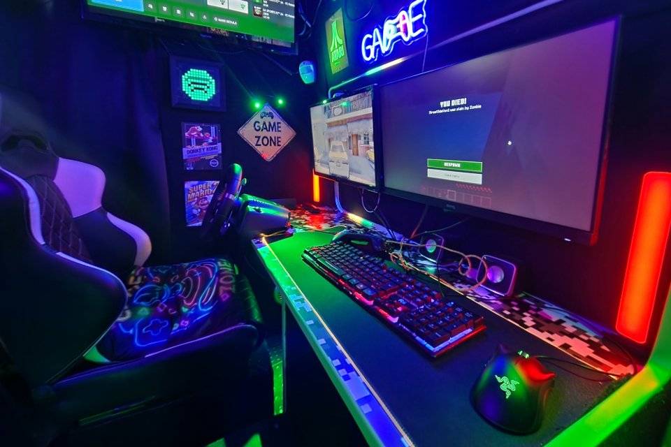 Streetside gaming bus no1