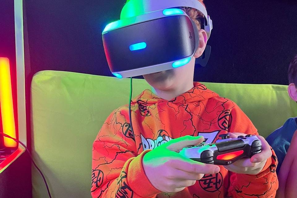 VR Inside the gaming bus