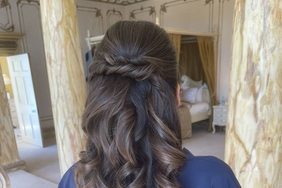 Bridesmaid curls