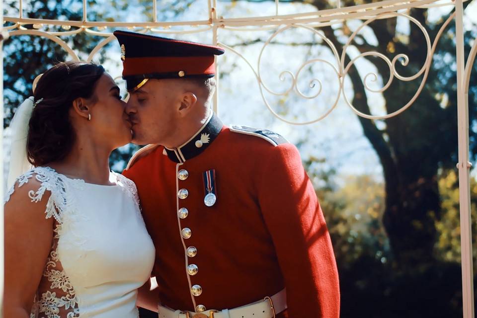 Kissing in 'the birdcage'